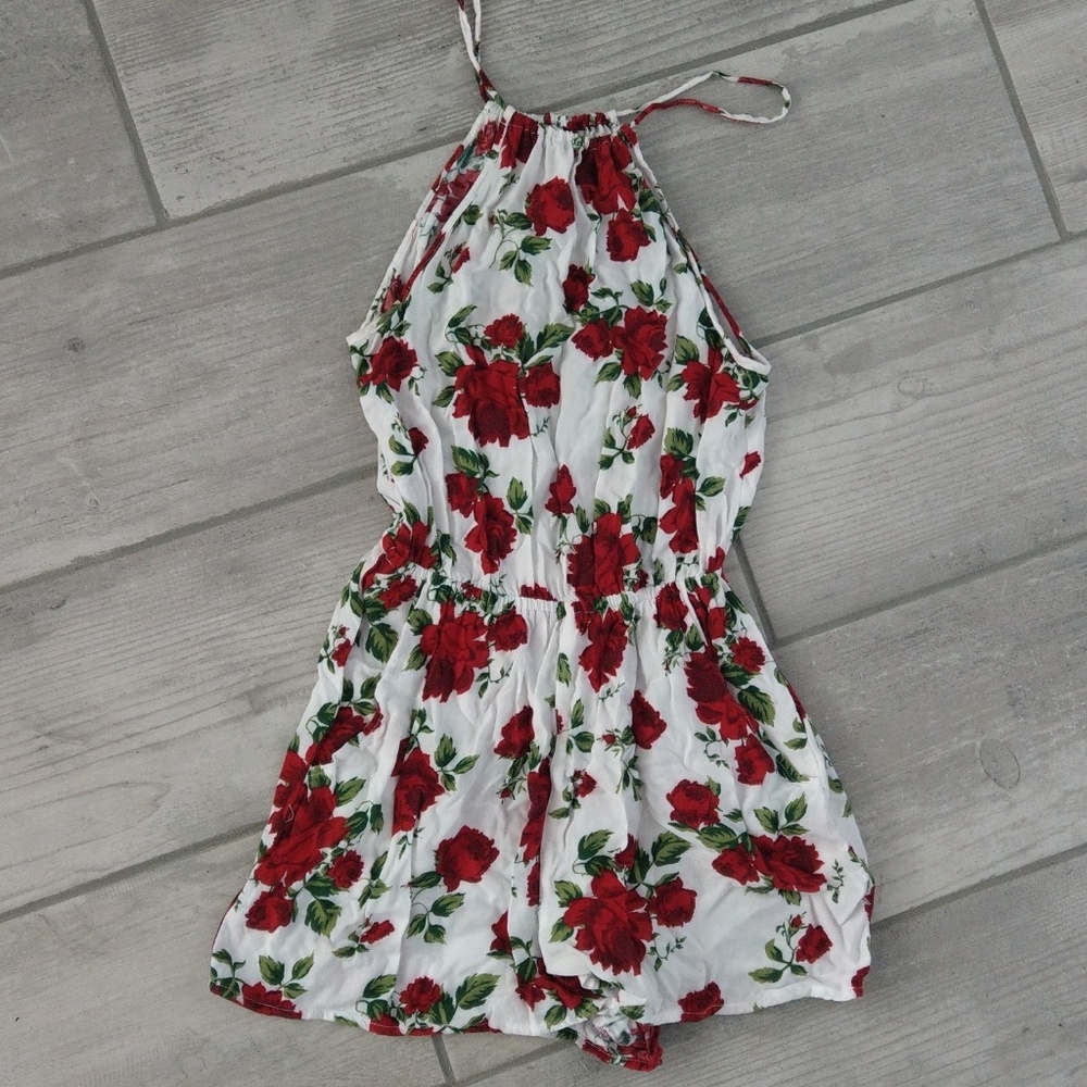 Rose Romper With Pockets!